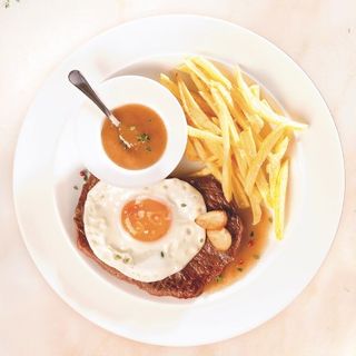 Bitoque à Portuguesa