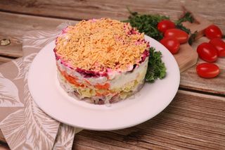 Сельдь под шубой (300г)