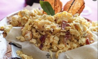 Revuelto de gamba y jamón