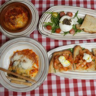 Degustación Antipasti Clásicos (Opción Vegetariana, Ideal para 4 PAX)