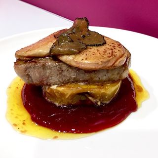 Solomillo de Ternera con Foie y salsa de Oporto