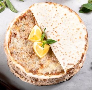 Լահմաջո պանրով