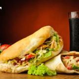 ქათმის ხორცის შაურმა პურში