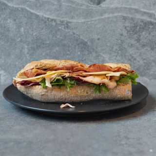 Bagietka firmowa - indyk sous-vide + bekon