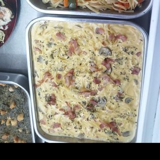 Ración macarrones a la carbonara 