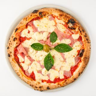Pizza Vesuvio balkanika
