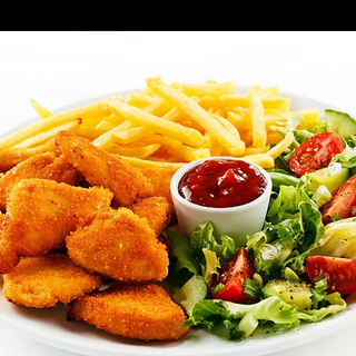 plato nuggets de pollo 6 uds)