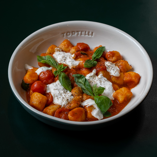 Gnocchi pomodoro e stracciatella