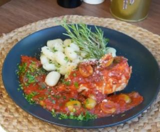 Kurczak Toskański z gnocchi i parmezanem