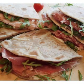 Piadina loca Romagnola clásica bresaola