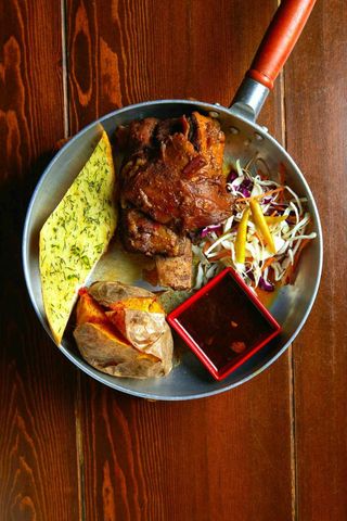 Папа уезжает