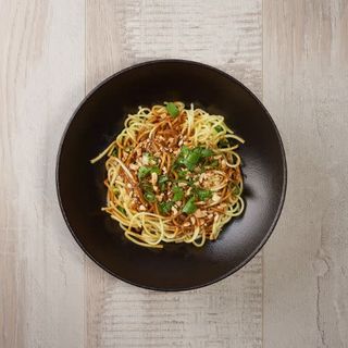 Fideos con salsa de cacahuete