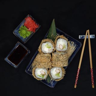 Темпура рол з куркою  (330г)