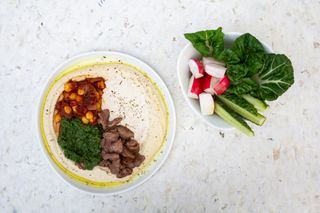 Хумус з сердечками і нутом в соусі арабіата, 400 г