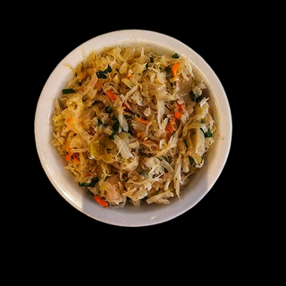 Surówka z kiszonej kapusty