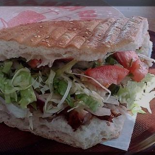 Menú 4 Doner, Patatas o Coca-Cola Sabor Original botella 2L.