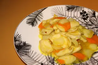 A105. Pollo al curry*