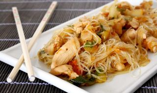 Spaghetti di Soia con Carne Piccante