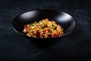 Wok piletina sa sezonskim povrćem