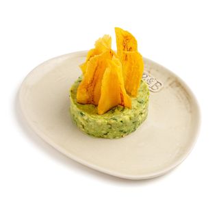 Nuestro Guacamole con pico de gallo