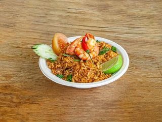 Khao pad tom yam