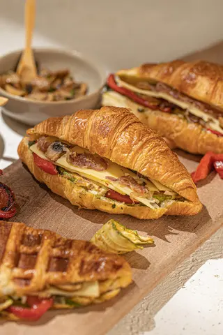 The Veggie Pesto Croiffle