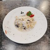 Домашняя паста в соусе "Альфредо" с курицей