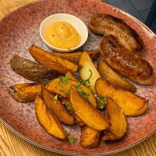 Ковбаски гриль з картоплею по селянськи (170г)