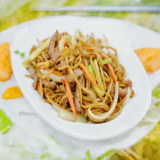 Tallarines Fritos Con Ternera