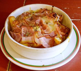 Patatas gratinadas con queso 