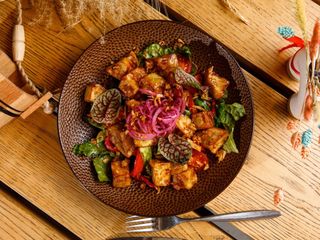 Салат з карамелізованим баклажаном та ферментованими томатами Черрі (320г)