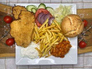 Хрупкаво пилешко филе с гарнитура (400г)