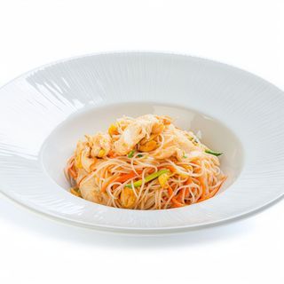 172. Spaghetti di riso con pollo