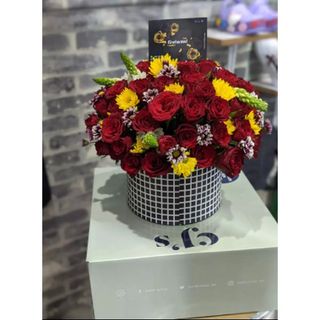 Small Raised Boxed Bouquet