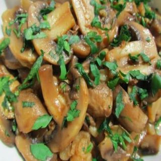 Champiñones al Ajillo