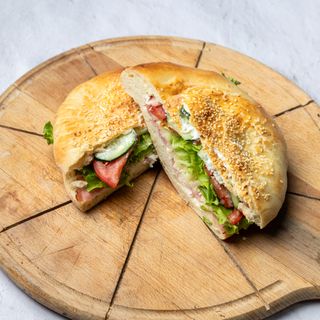 Sendvič sa pečenicom