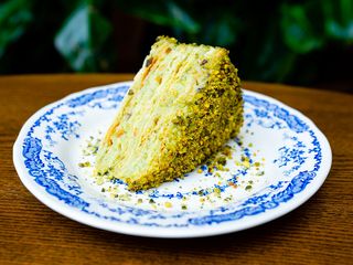 Tort Napoleon Pistacjowy