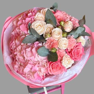 Bukiet różowych kwiatów 