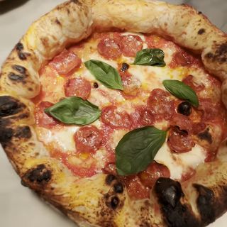 Pizza pepperoni con parmesano (individual)