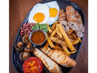 Англійський сніданок з люля кебабом з телятини та свинини (500g)