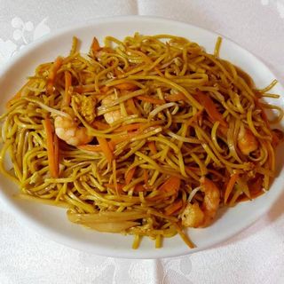 Tallarines frito con gambas