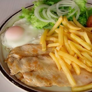 Pechuga De Pollo A La Plancha Con Huevo