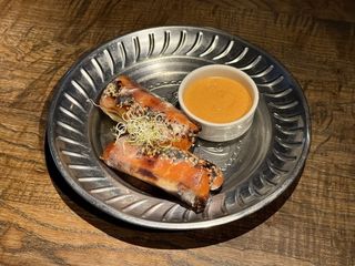 Спрінг рол з лососем (170g)