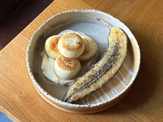 Сирники з запеченим бананом та кремом англез (300g)