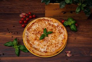 Pizza piętrowa Margherita