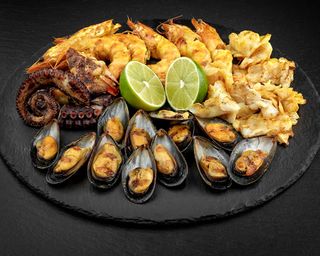 Platou cu fructe de mare