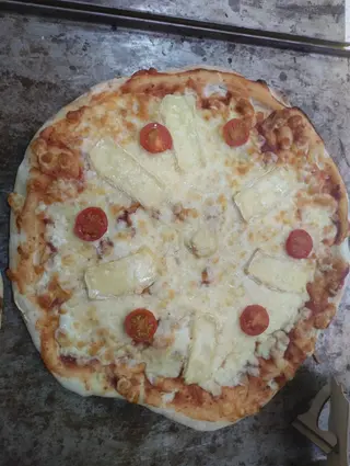 14. Pizza Brie 