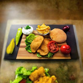 Belo meso sa pomfritom mini obrok