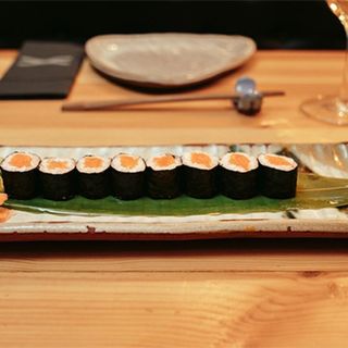 SALMON MAKI