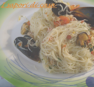 SPAGHETTI DI RISO AI FRUTTI DI MARE